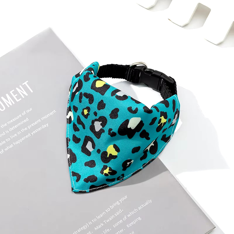 Adjustable Dog Bandanas – Lenço de Algodão Xadrez para Cães e Gatos | Lavável, Confortável e Estiloso 🎀